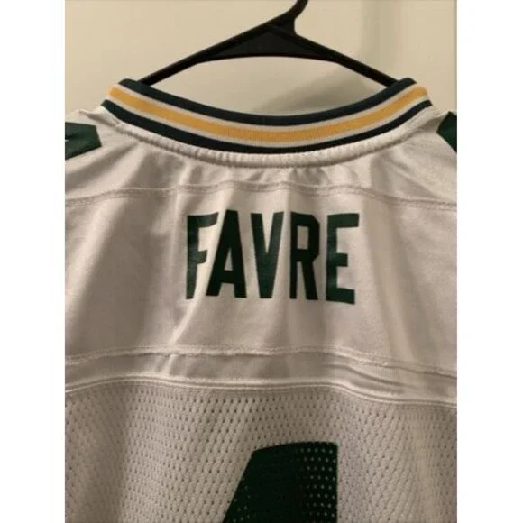 Reebok NFL Green Bay Packers Boys Football Jersey Brett Farve Size Medium 10-12